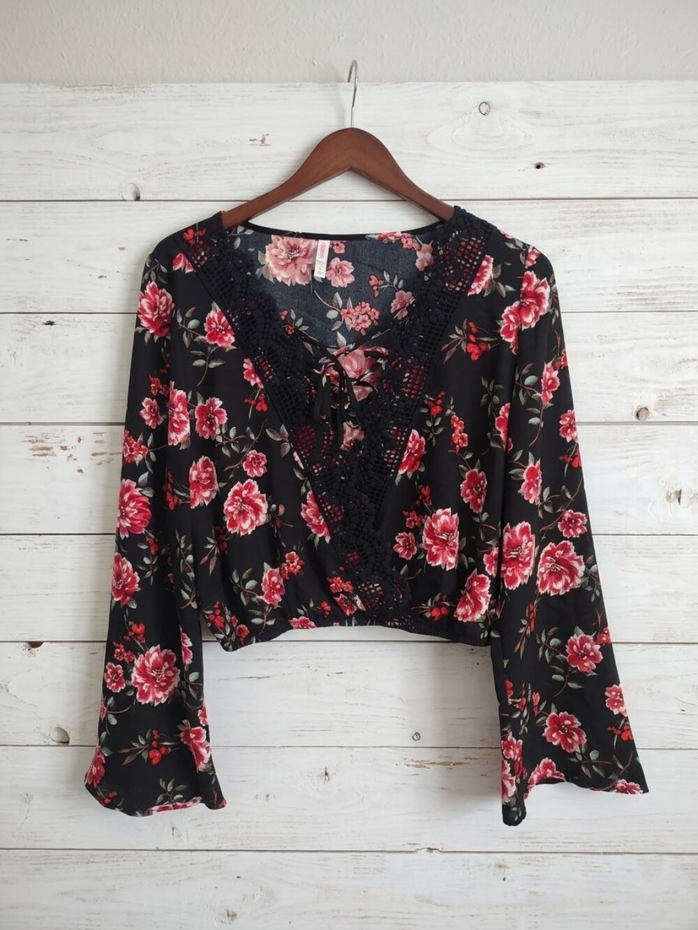Xhilaration Floral Bell Sleeve Lace Up Crop Top Sz L Crochet Trim Black Re